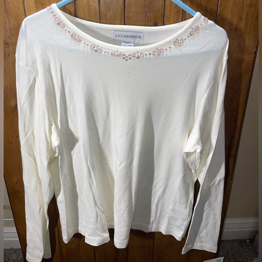 Sagharbor long sleeve white shirt with beeted flowers